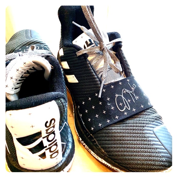 James harden volume 3 almost brand new !! - Picture 1 of 6